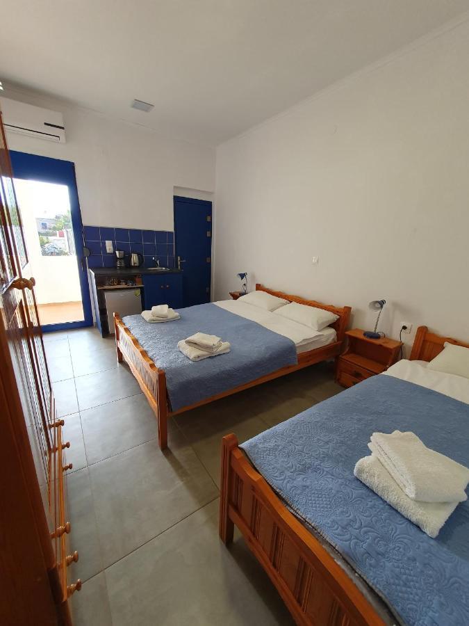 Babis & Popi Rooms And Studios Frangokastello Esterno foto